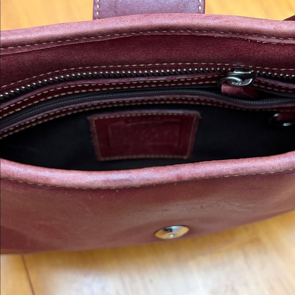 Elegant red Leather Shoulder Bag - Picture 3 of 4